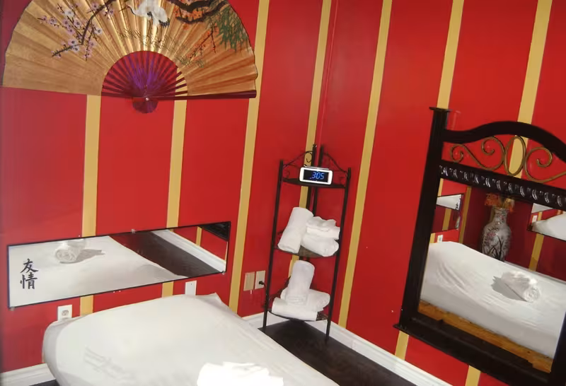 Tabu Adult Massage - photo 1