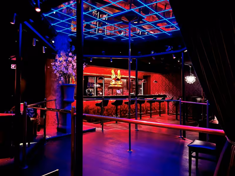 Angels Club - photo 1