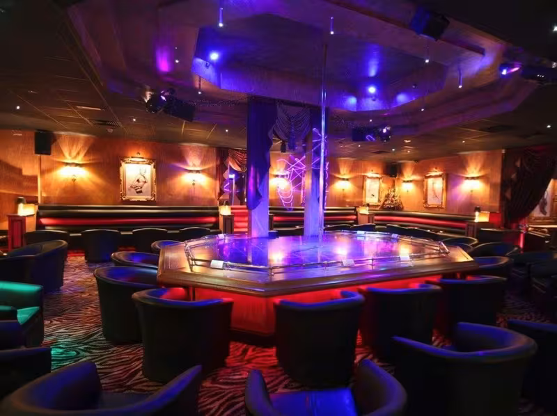 Demons Gentlemen's Club - photo 1