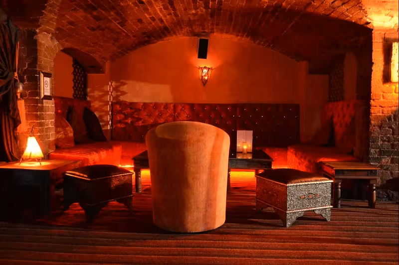 Caz Bar Nightclub - photo 1