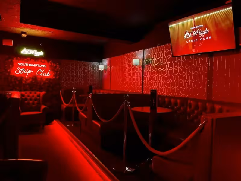 Wiggle Strip Club Weymouth - photo 1