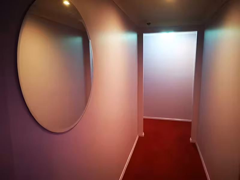 185 Guildford Brothel - photo 1