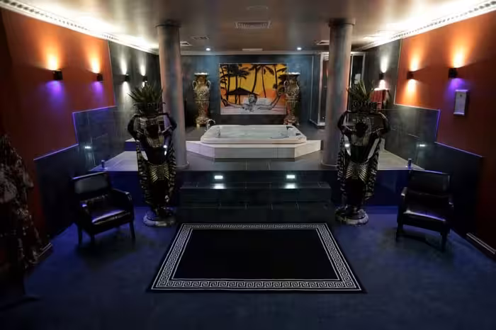 Cleopatra's Gentlemans Club - Sydney's Finest Brothel