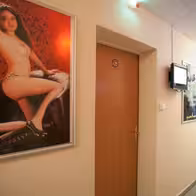 Laufhaus 182 - photo 2