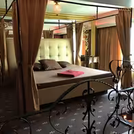 Laufhaus Napoleonhof - photo 30