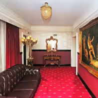 Laufhaus Napoleonhof - photo 33