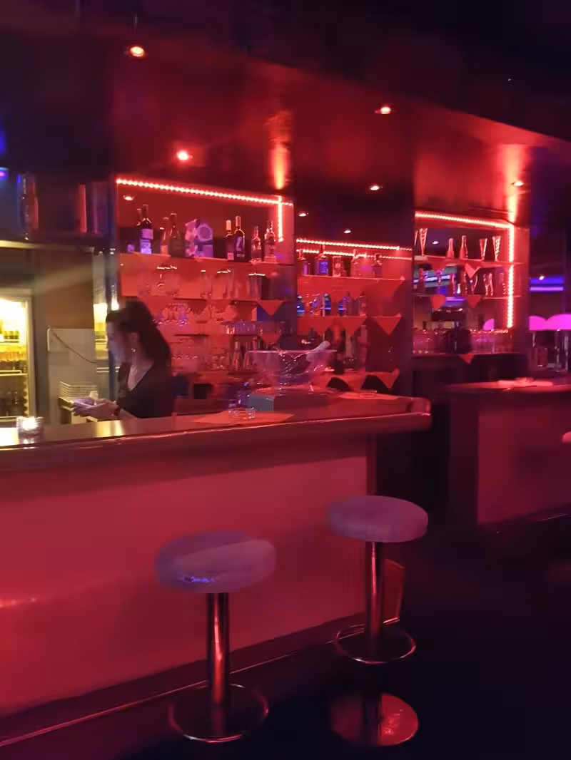 Bar "Nur Für Dich" Laufhaus - photo 1