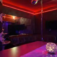 Lora Dora Laufhaus & Bar - photo 19