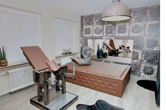 Lady Eve Exklusives Bizarr - & Domina Mietstudio