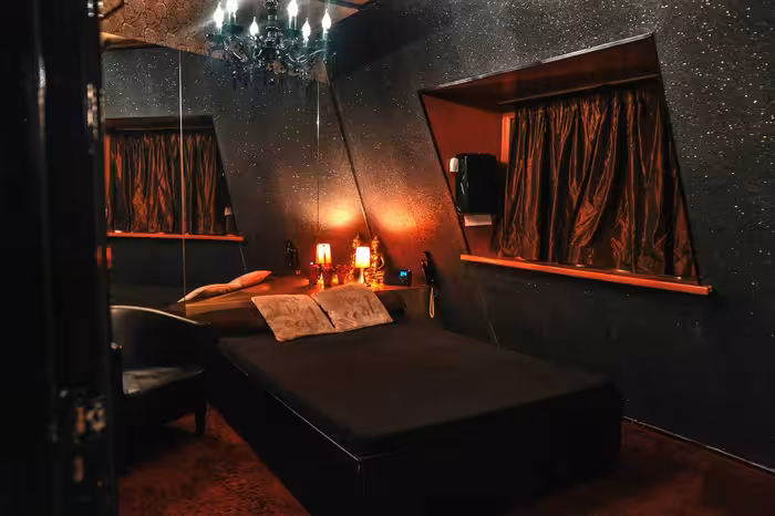 Eindhoven Private - Love Hotel