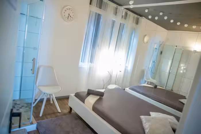 Joy House - Sexy Privat Und Escort Girls In Waltenschwil Nähe Zürich