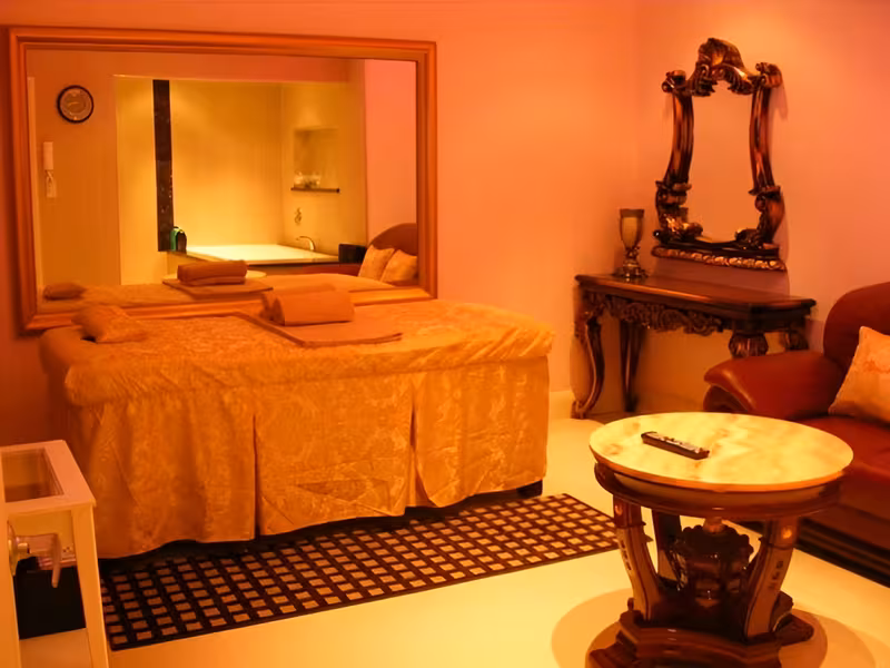 Juliet Massage - photo 1