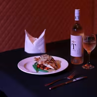 Twin Peeks Lingerie Restaurant - photo 6
